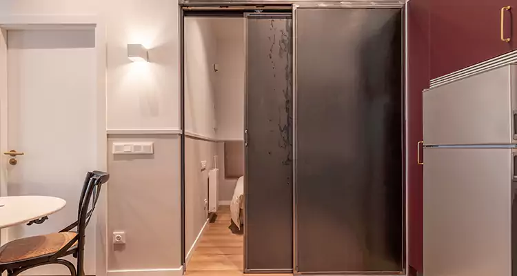 We Fix Closet Sliding Door in Meadow Woods, FL 