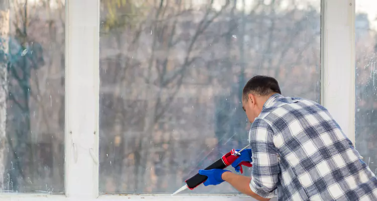 Quality Sliding Shower Door Repair for Closing Issues in Meadow Woods, FL
